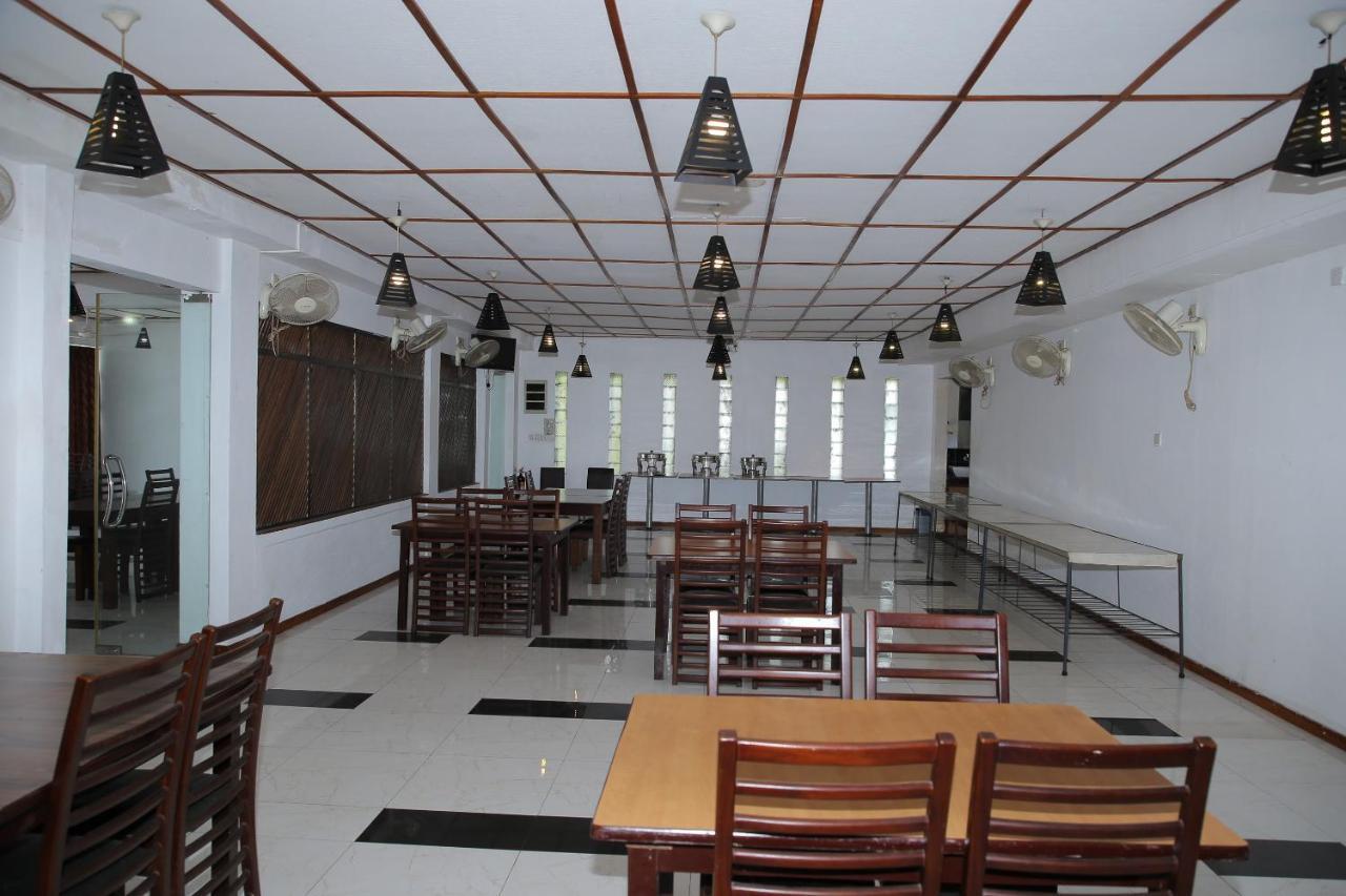 Oyo 256 Subash Hotel Jaffna Ngoại thất bức ảnh