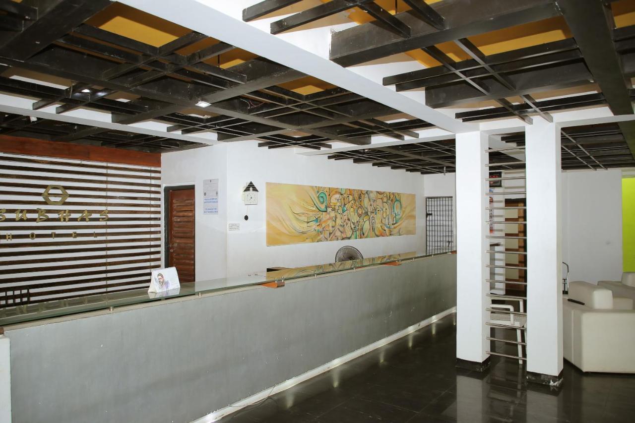Oyo 256 Subash Hotel Jaffna Ngoại thất bức ảnh