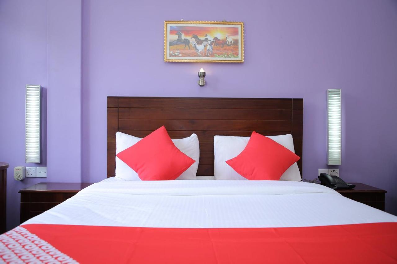 Oyo 256 Subash Hotel Jaffna Ngoại thất bức ảnh