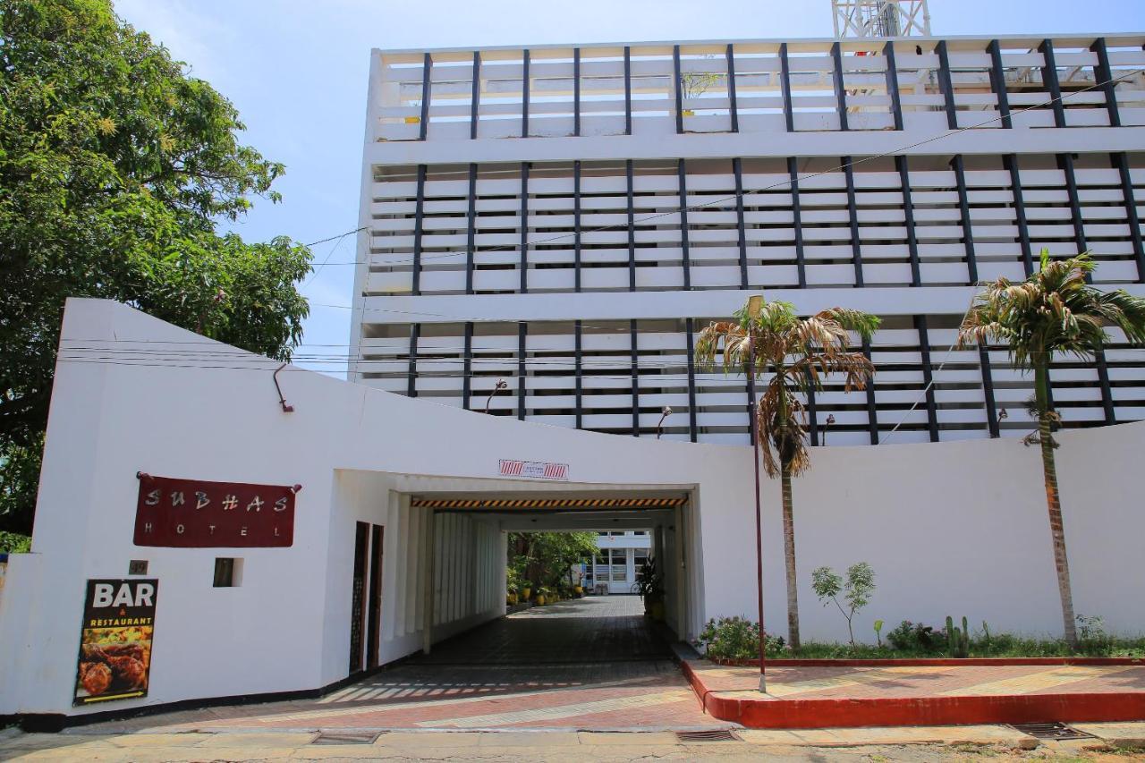 Oyo 256 Subash Hotel Jaffna Ngoại thất bức ảnh